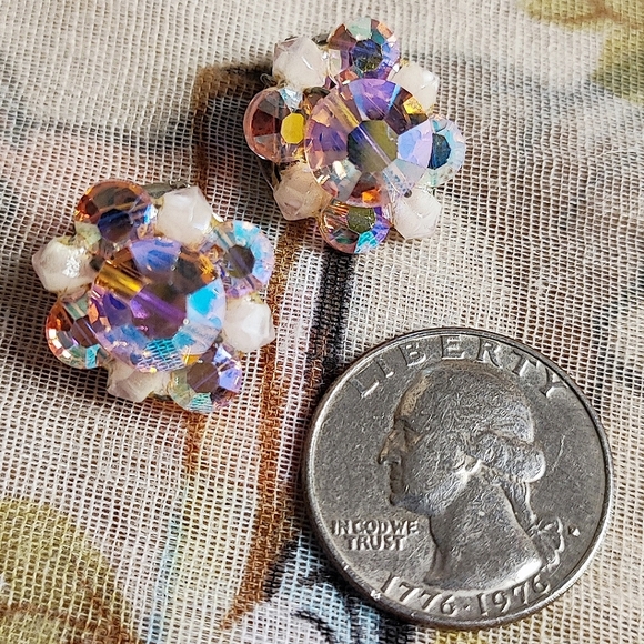 Pink Aurora Borealis Crystal Vintage Petite Clip Silver Tone Earrings - Picture 4 of 9